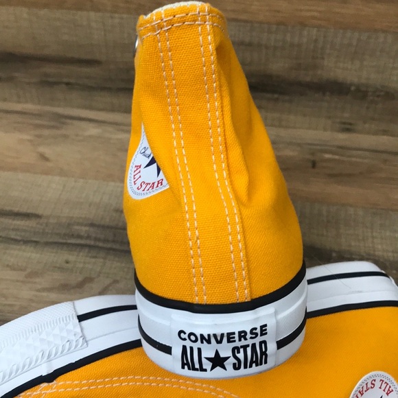 CONVERSE HIGH TOP BRAND NEW - Picture 10 of 14